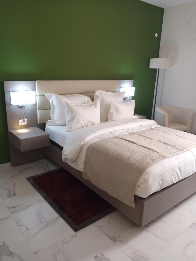 Merina Hotel Yaounde Ngoại thất bức ảnh