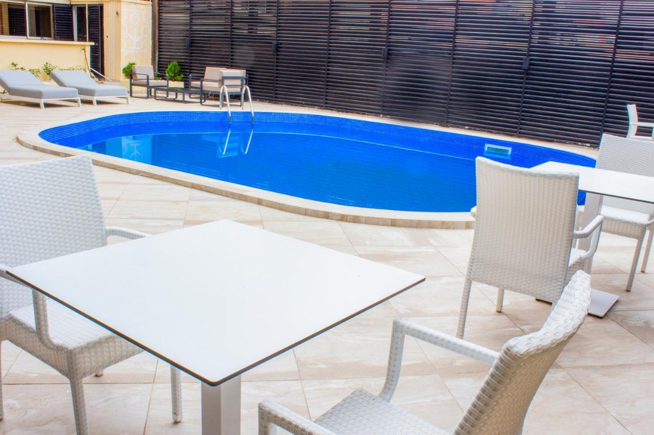 Merina Hotel Yaounde Ngoại thất bức ảnh