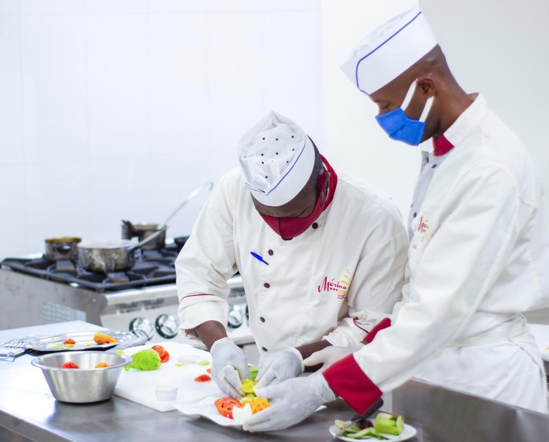 Merina Hotel Yaounde Ngoại thất bức ảnh
