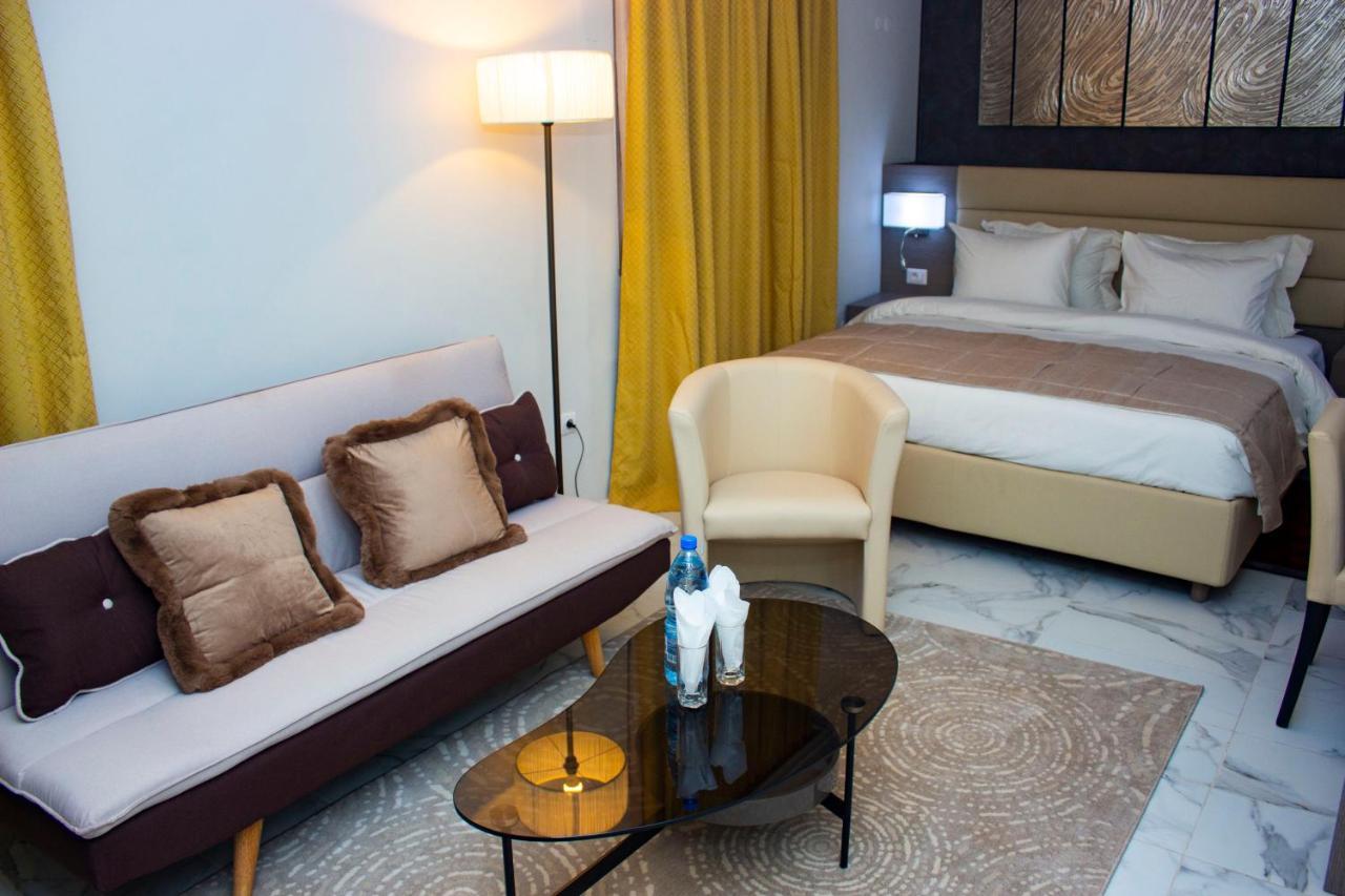 Merina Hotel Yaounde Ngoại thất bức ảnh