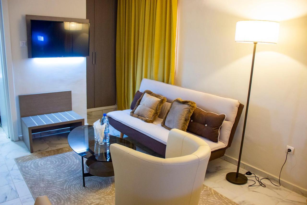 Merina Hotel Yaounde Ngoại thất bức ảnh
