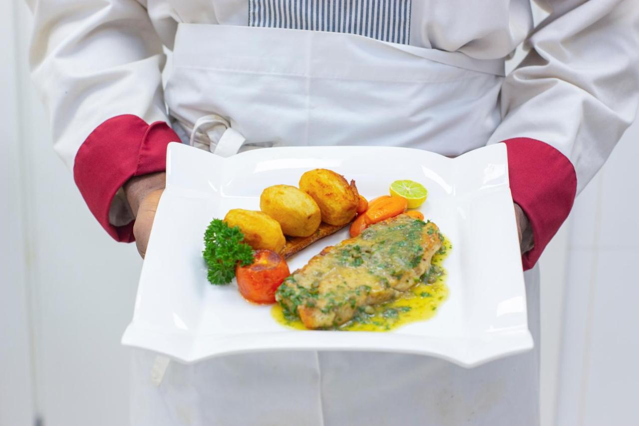 Merina Hotel Yaounde Ngoại thất bức ảnh