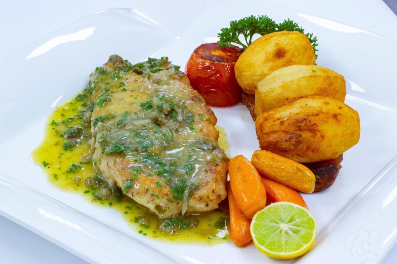 Merina Hotel Yaounde Ngoại thất bức ảnh