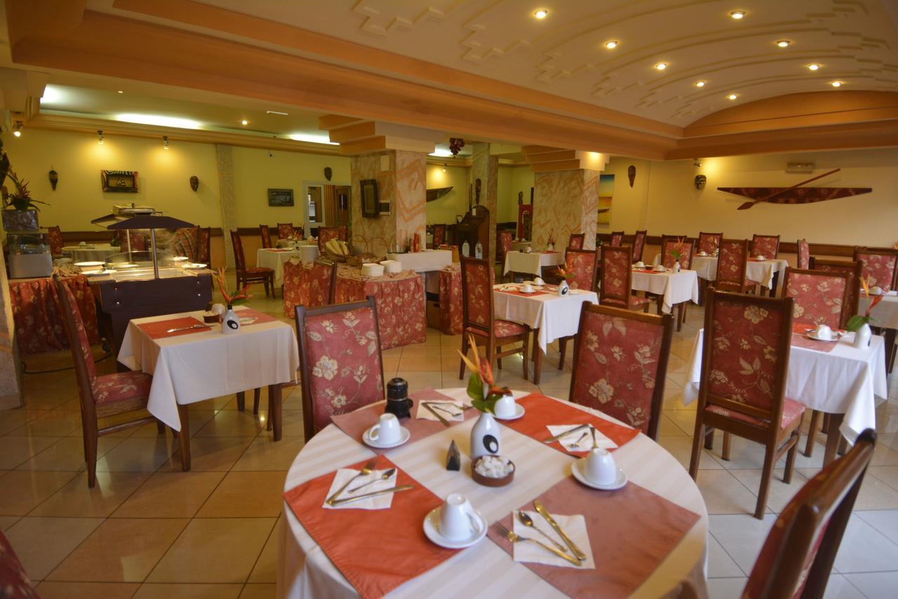 Merina Hotel Yaounde Ngoại thất bức ảnh