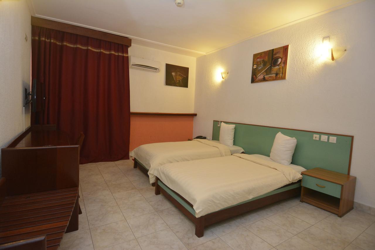 Merina Hotel Yaounde Ngoại thất bức ảnh