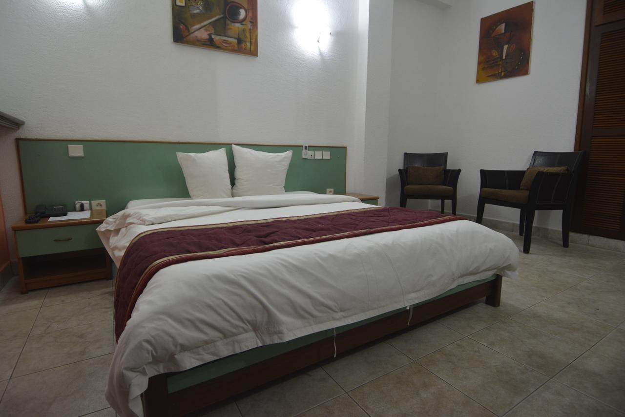 Merina Hotel Yaounde Ngoại thất bức ảnh